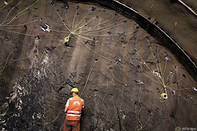 Sprengvorbereitung im Basistunnel
 - Steinach, APA/dpa
