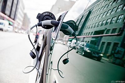 Fiskalische Verluste durch mehr Elektroautos
 - Berlin, APA/dpa
