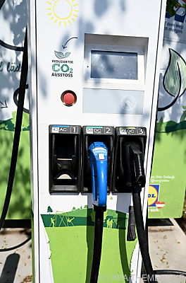 Mehr Förderung für E-Autos
 - Klagenfurt, APA/THEMENBILD