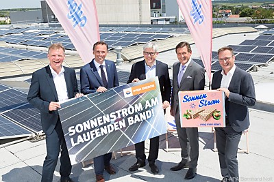 Vorstellung des "Sonnendachs"
 - Wolkersdorf, APA/Bernhard Noll