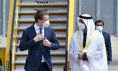 Kurz empfing den Kronprinzen von Abu Dhabi am Flughafen
 - Schwechat, APA/HERBERT NEUBAUER