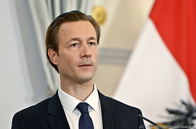 Finanzminister Gernot Blümel - Wien, APA/HERBERT NEUBAUER