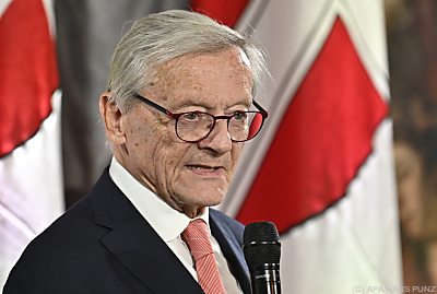 Schüssel zieht sich jetzt doch zurück - Wien, APA/HANS PUNZ