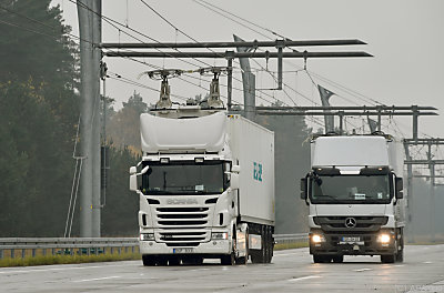 Die Lkw könnten unterschiedliche Berge ansteuern, je nachdem, wo es gerade viel Wasser gibt - Groß Dölln, APA/dpa