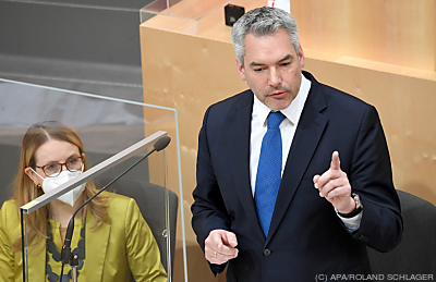 Nehammer: "Schon Diskussion treibt die Preise" - Wien, APA/ROLAND SCHLAGER
