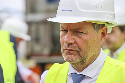 Deutschlands Wirtschaftsminister Robert Habeck - Leuna, APA/dpa