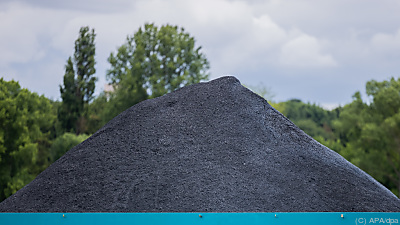 Kohle auf einem Frachter – Köln, APA/dpa Kohle auf einem Frachter - Köln, APA/dpa
