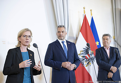 Regierungsspitze nach dem Energiegipfel - Wien, APA/TOBIAS STEINMAURER