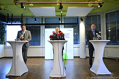 Michael Ludwig (M), Finanzstadtrat Peter Hanke (l
