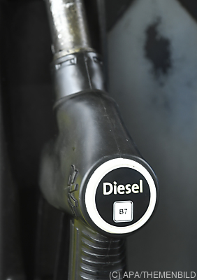 Der ARBÖ kritisiert die hohen Preise an den Tankstellen - Wiener Neustadt, APA/THEMENBILD