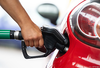 Zu Monatsbeginn haben die Zapfsäulenpreise wieder angezogen - Neuhausen auf den Fildern, APA/dpa