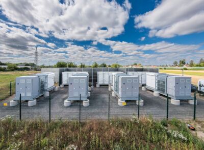 Container mit großen Batteriespeichern sollen das Stromnetz entlasten
 - Worms, APA/dpa