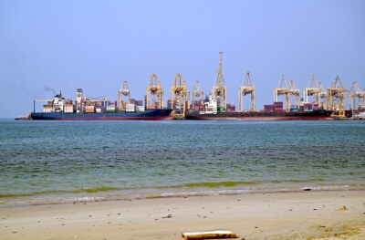 Wiederöffnung der Straße von Hormuz unerlässlich für Energiesicherheit
– Khor Fakkan, APA/AFP Wiederöffnung der Straße von Hormuz unerlässlich für Energiesicherheit
- Khor Fakkan, APA/AFP