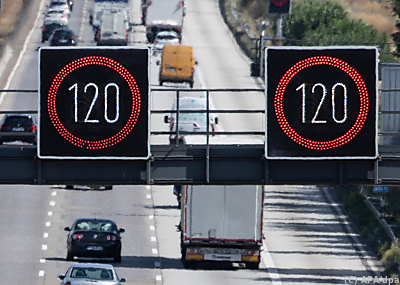 Langsamer fahren spart CO2 ein - Frankfurt/Main, APA/dpa