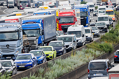 Förderung für Umbau der Lastwagenflotten gefordert
 - Köln, APA/dpa