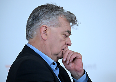 Kogler macht andere für die bestehenden Verträge verantwortlich
 - Wien, APA/ROLAND SCHLAGER