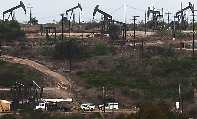 Grund für den starken Rückgang ist die aggressive Zollpolitik der USA
 - Los Angeles, APA/GETTY IMAGES NORTH AMERICA