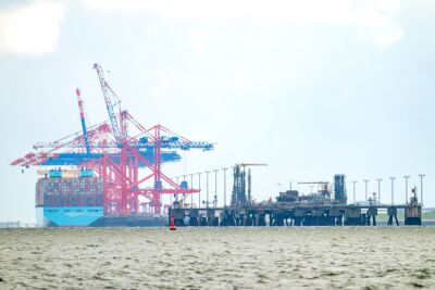 Jährliche Kapazität von zwölf Millionen Tonnen LNG
 - Wilhelmshaven, APA/dpa