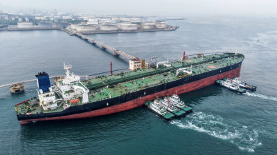 Rohöl kommt auch mittels Schiffslieferungen nach China
 - Qingdao, APA/CN-STR