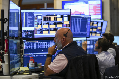 Ein Barrel Brent-Öl verteuerte sich um 0,8 Prozent auf 97,7 US-Dollar
 - New York, APA/AFP