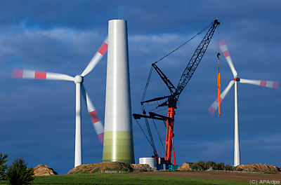 Bau einer Windkraftanlage - Gressow, APA/dpa