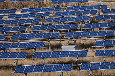 Solarmodule auf Mülldeponie in Deutschland - Flörsheim-Wicker, APA/dpa