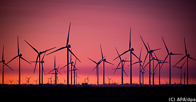 Schweizer wollen sich ihre Berge nicht "verschandeln" lassen - Bordelum, APA/dpa