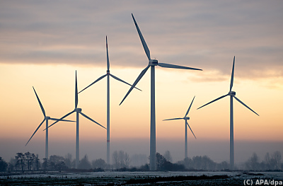 Die Windkraft an Land spielt eine Schlüsselrolle bei der Energiewende - Ovelgönne, APA/dpa