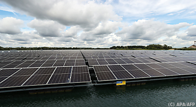 Eine schwimmende Solaranlage – Deest, APA/AFP Eine schwimmende Solaranlage - Deest, APA/AFP