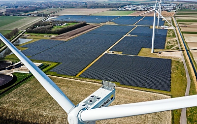 Wind- und Solarstrom muss in Batterien zwischengespeichert werden
– Middelharnis, APA/AFP/ANP Wind- und Solarstrom muss in Batterien zwischengespeichert werden
- Middelharnis, APA/AFP/ANP