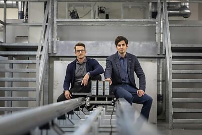 Jörg Moser und Christian Ellersdorfer vom Institut für Fahrzeugsicherheit der TU Graz
– Graz, Lunghammer/TU Graz Jörg Moser und Christian Ellersdorfer vom Institut für Fahrzeugsicherheit der TU Graz
- Graz, Lunghammer/TU Graz