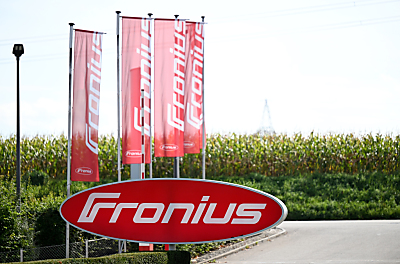 Drastisch korrigierte Markteinschätzung im Solarbereich von Fronius
– Pettenbach, APA Drastisch korrigierte Markteinschätzung im Solarbereich von Fronius
- Pettenbach, APA