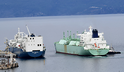 Das CO2 wird mit Schiffen angeliefert (Symbolbild)
 - Omiöalj, APA/AFP