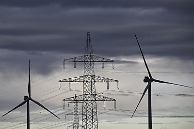 Windräder sind weniger akzeptiert als Photovoltaik-Anlagen
– Ebreichsdorf, APA/THEMENBILD Windräder sind weniger akzeptiert als Photovoltaik-Anlagen
- Ebreichsdorf, APA/THEMENBILD