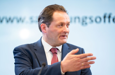 Totschnig will Pfandsystem für Lithium-Ionen-Batterien
 - Wien, APA/GEORG HOCHMUTH
