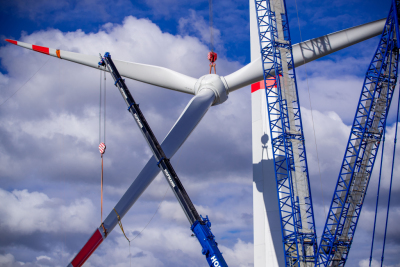 Kunden bestellten 292 Windkraftanlagen für Projekte in 13 Ländern
– Hoort, dpa-Zentralbild Kunden bestellten 292 Windkraftanlagen für Projekte in 13 Ländern
- Hoort, dpa-Zentralbild