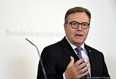 Günther Platter, Tirols LH
– Wien, APA/HERBERT NEUBAUER Günther Platter, Tirols LH
- Wien, APA/HERBERT NEUBAUER