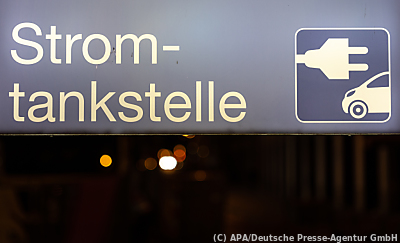 Erneuerbarer Strom soll vermehrt getankt werden – Frankfurt/Main, APA/Deutsche Presse-Agentur GmbH Erneuerbarer Strom soll vermehrt getankt werden - Frankfurt/Main, APA/Deutsche Presse-Agentur GmbH