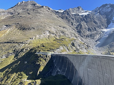 Pumpspeicherkraftwerke müssen nicht unbedingt Berge verschandeln
– Kaprun, APA/CLARA HOFER Pumpspeicherkraftwerke müssen nicht unbedingt Berge verschandeln
- Kaprun, APA/CLARA HOFER
