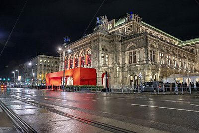 Moderne Stromerzeugung für das altehrwürdige Gebäude
– Wien, APA/THEMENBILD Moderne Stromerzeugung für das altehrwürdige Gebäude
- Wien, APA/THEMENBILD