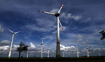 Erneuerbare wachsen nicht so schnell wie der Stromverbrauch
– Altentreptow, APA/dpa (Themenbild) Erneuerbare wachsen nicht so schnell wie der Stromverbrauch
- Altentreptow, APA/dpa (Themenbild)