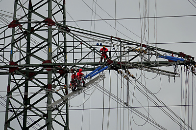 Bisherige Investitionen in den Netzausbau müssten sich verdoppeln
 - Brunsbüttel, APA/dpa/