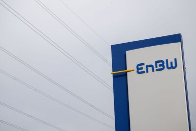 Batteriespeicher für täglichen Strombedarf von rund 100 Batteriespeicher für täglichen Strombedarf von rund 100