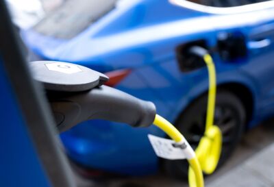 Strom-Betankung eines E-Autos an der Ladesäule
 - München, APA/dpa