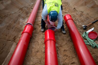 RWE will offenbar mehr vom Stromnetzbetreiber Amprion
– Rhede, APA/dpa RWE will offenbar mehr vom Stromnetzbetreiber Amprion
- Rhede, APA/dpa
